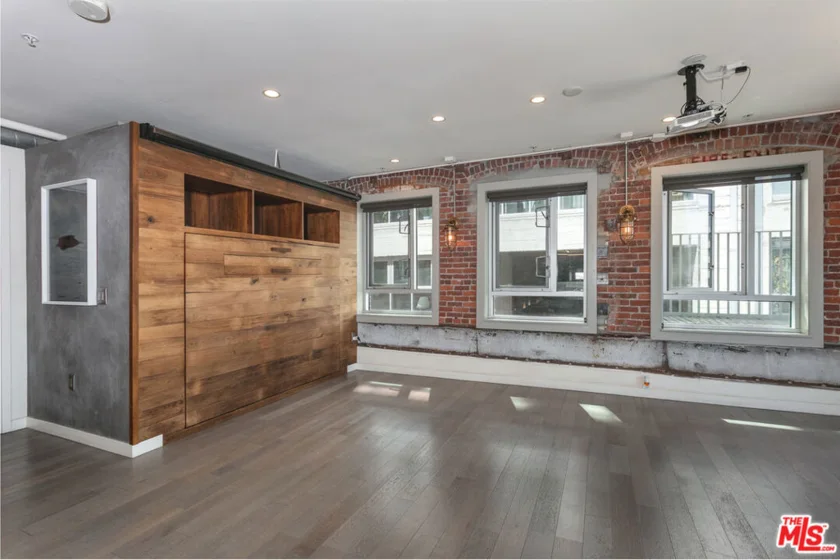 527 Molino Street #202 photo 8