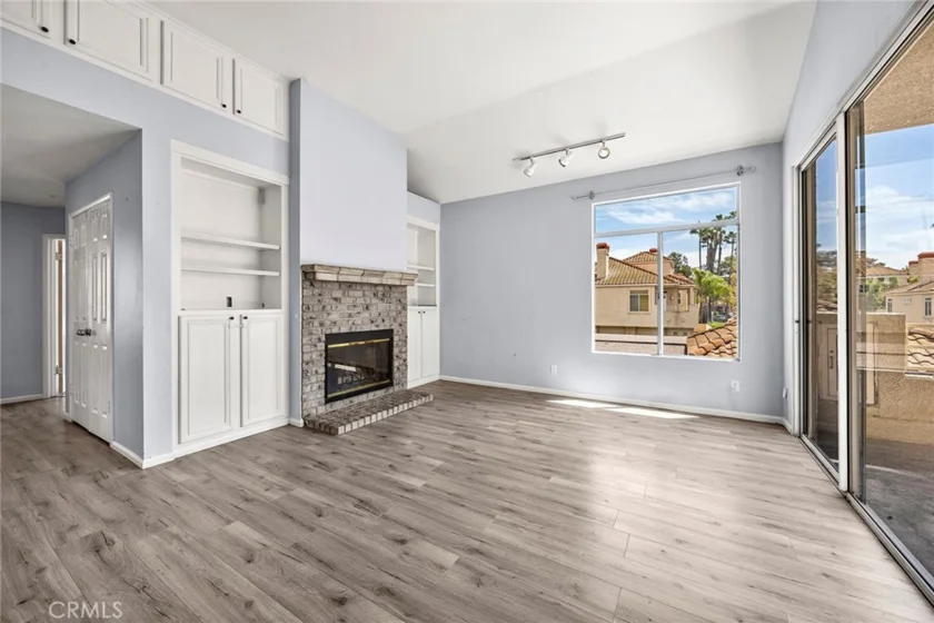 3195 Altura Court #201 photo 4