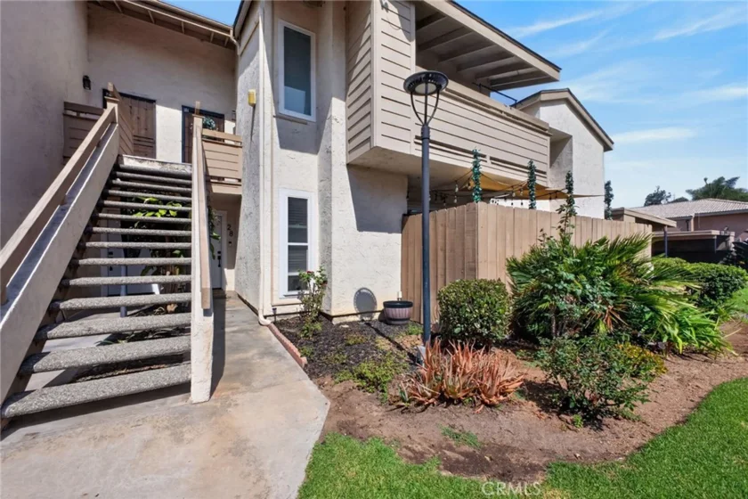 1725 Melrose #28 photo 21