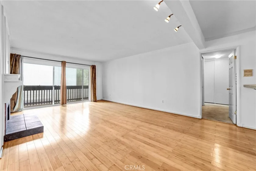 5334 Lindley Avenue #219 photo 16