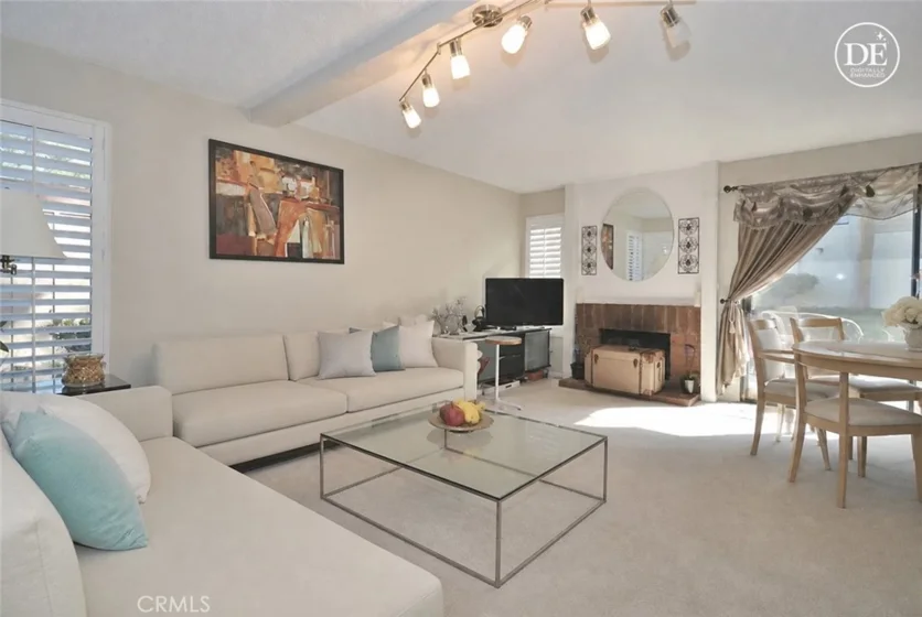 21555 Burbank #74 photo 6