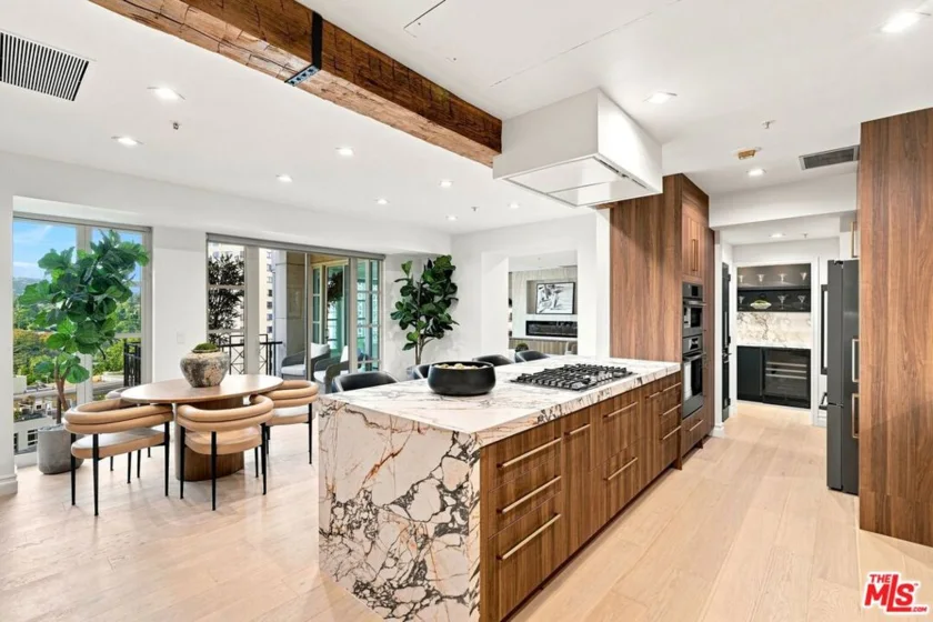 10580 Wilshire Boulevard #36 photo 3