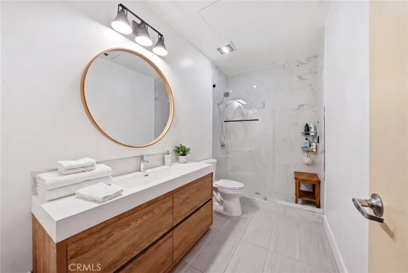 825 E 4th Street #101 photo 6