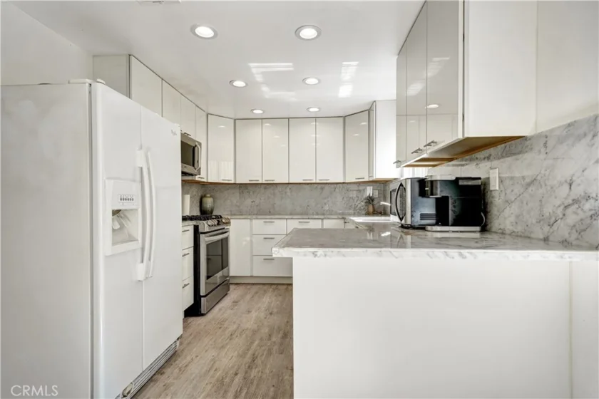 15053 Sherman Way #C photo 8