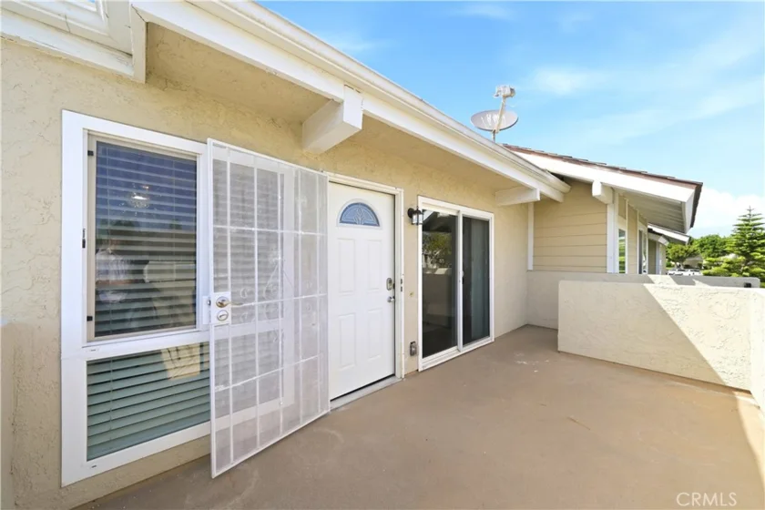 66 Golden Glen Street #4 photo 1