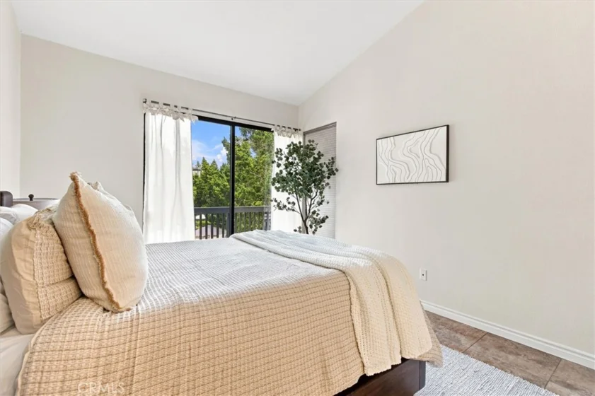 2538 W Macarthur Boulevard ##J photo 8