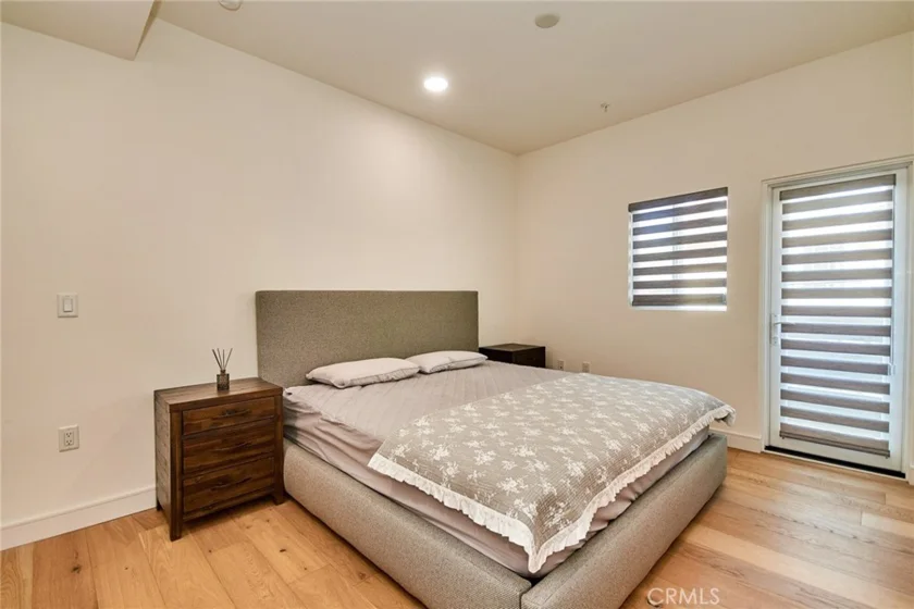 820 S Wilton Place #304 photo 14
