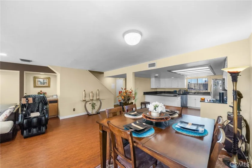 554 E San Jose #203 photo 7