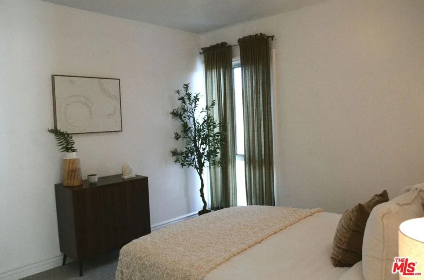 1328 Havenhurst Drive #202 photo 28