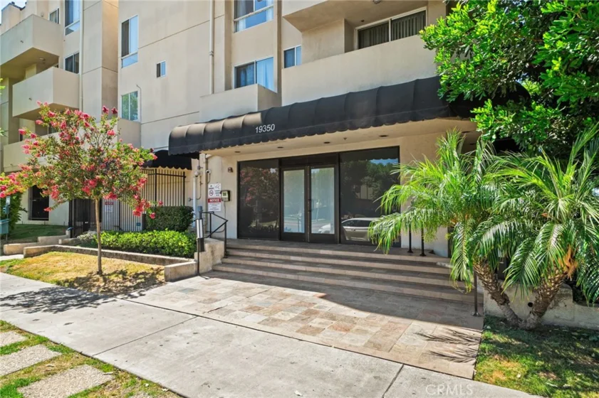 19350 Sherman Way #201 photo 2