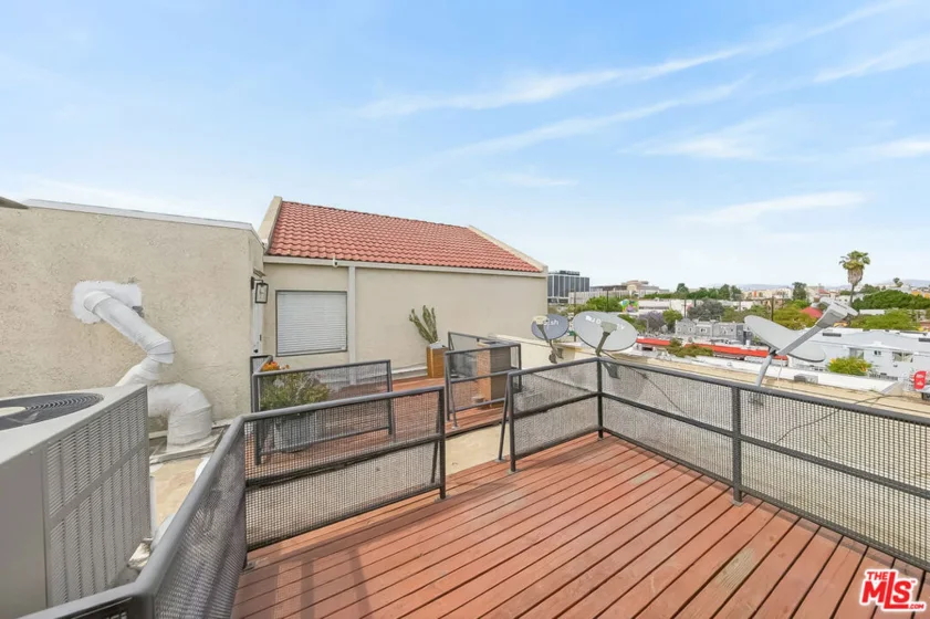 1118 Valencia Street #310 photo 22