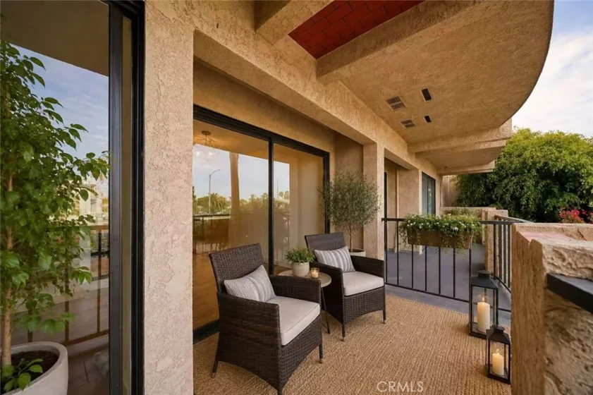 605 Redondo Avenue #203 photo 7