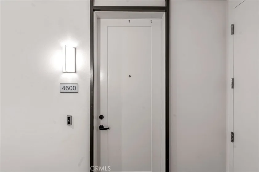 4600 Rivington photo 26