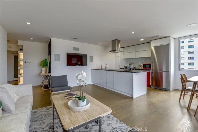 10751 Wilshire Boulevard #1109 photo 1