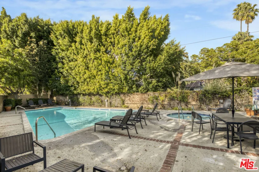 13331 Moorpark Street #233 photo 31