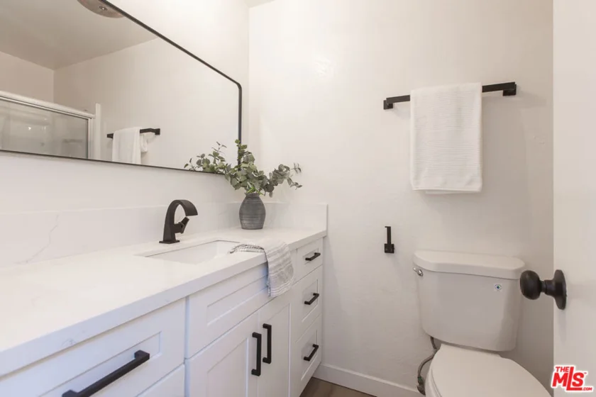 277 Pleasant Street #202 photo 25