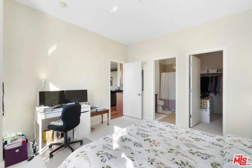 3810 Wilshire Boulevard #712 photo 21