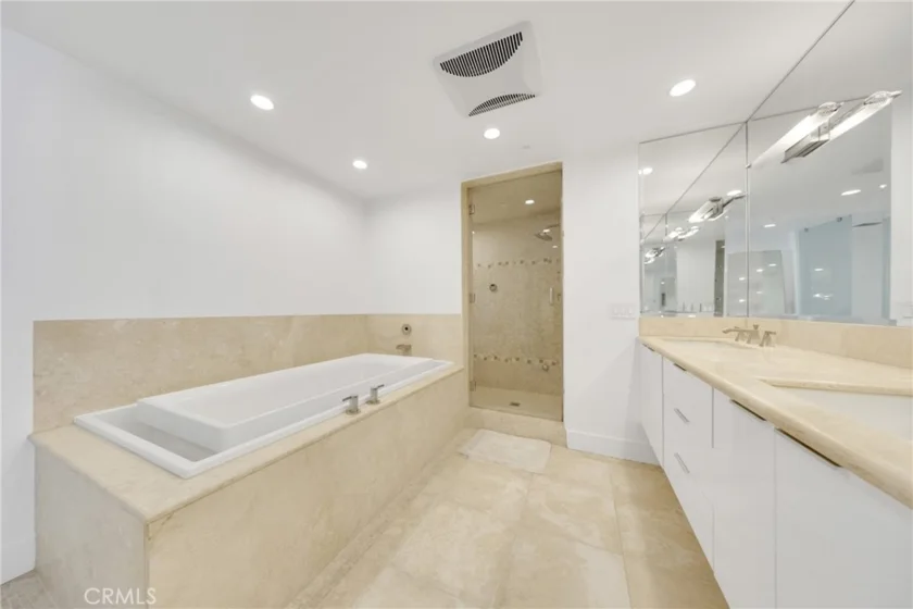 10520 Wilshire #902 photo 8