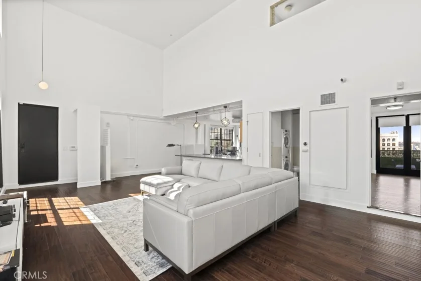 746 S Los Angeles Street #1201 photo 39