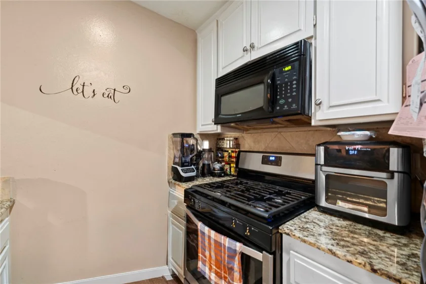 7035 Woodley #205 photo 8