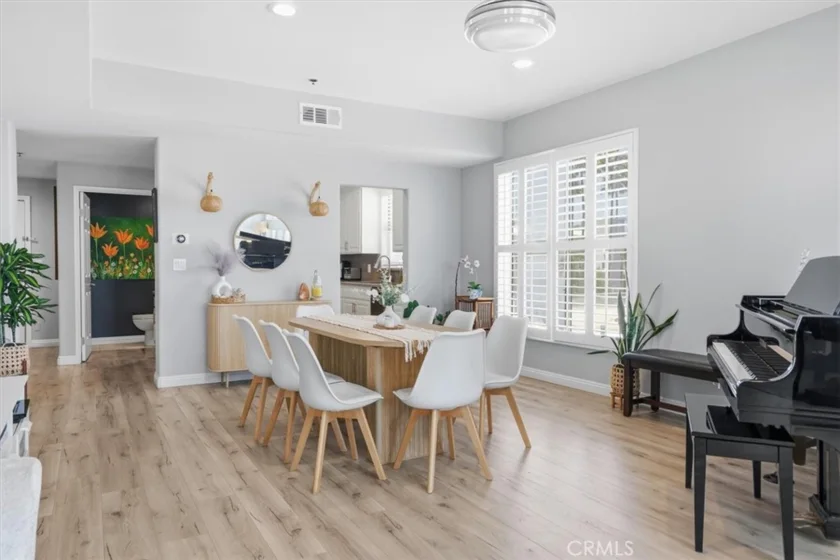 10790 Rose Avenue photo 13