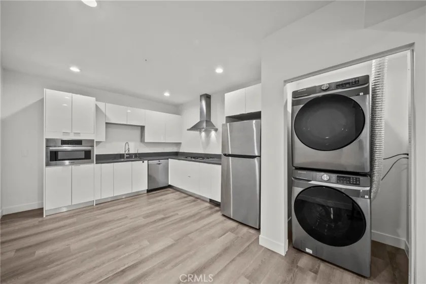 900 S Kenmore Avenue #504 photo 3