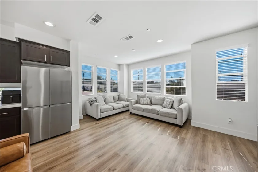 205 S Paige Lane photo 4