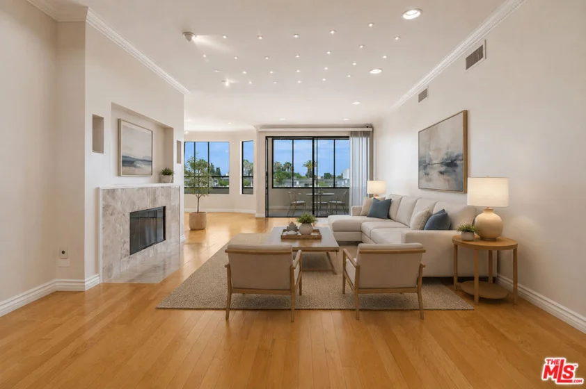 4443 Ventura Canyon Avenue #304 photo 3