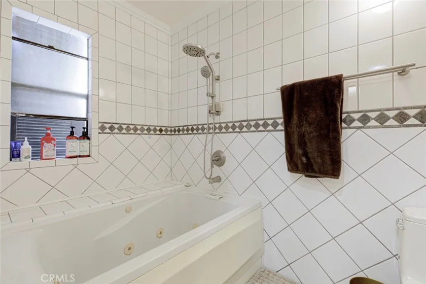 1349 N Columbus #16 photo 36