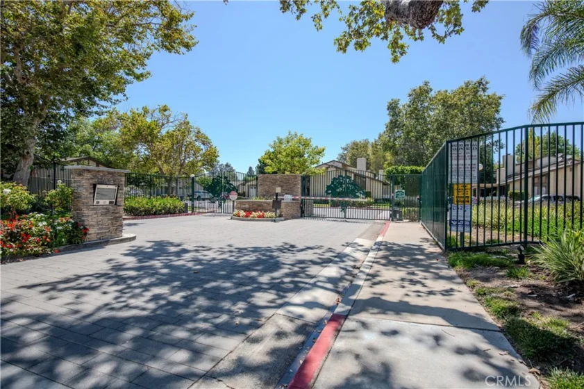 2528 N Tustin #D photo 37