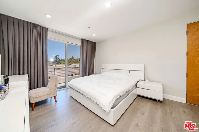 4925 Wilshire Boulevard #302 photo 18
