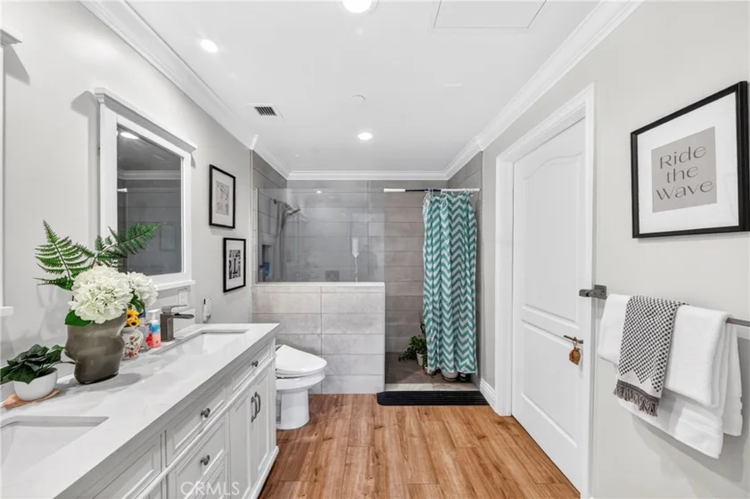 944 S Serrano Avenue #306 photo 25