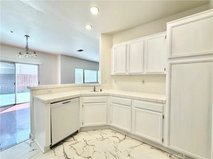 26092 Mayfield Union Way #B photo 4