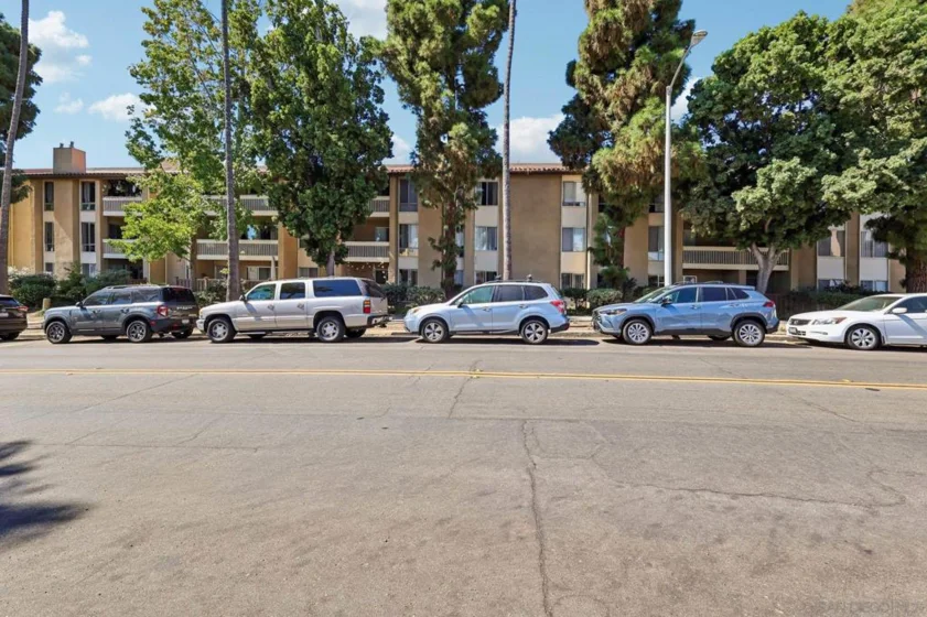 4600 Lamont Street #204 photo 39