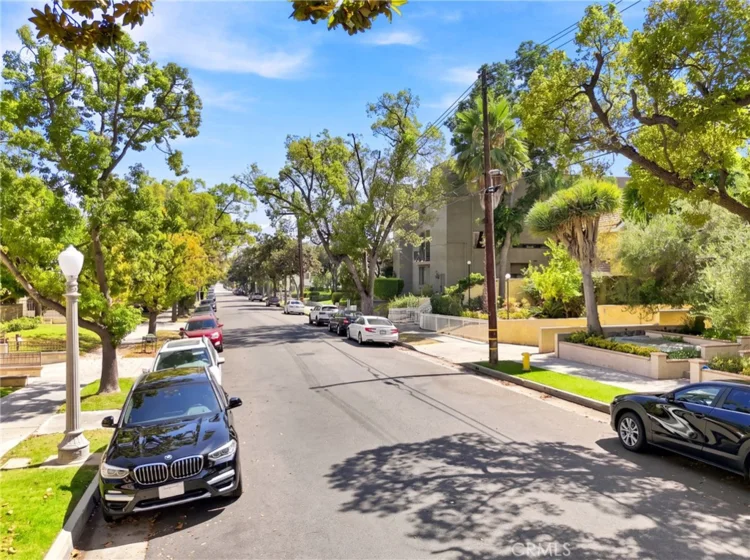 451 S Oakland Avenue #2 photo 37