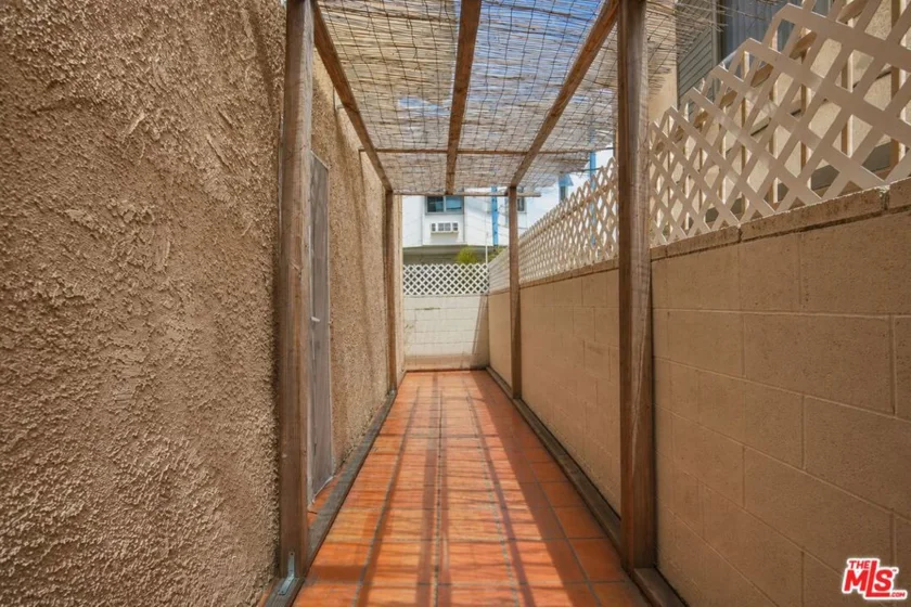 104 S Hayworth Avenue #103 photo 9
