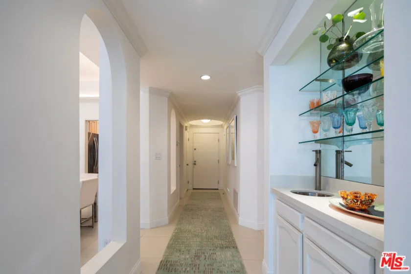8455 Fountain Avenue #518 photo 7