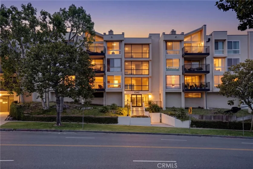 1340 S Beverly Glen Boulevard #211 photo 1