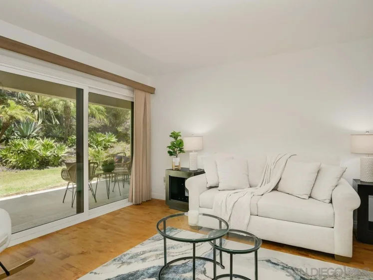7301 Calle De Fuentes photo 4