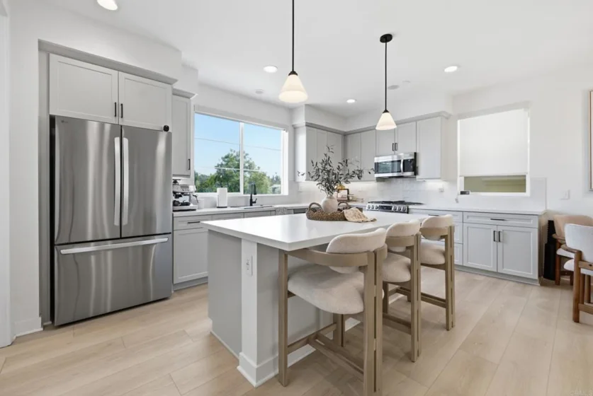 370 Volary Glen photo 1