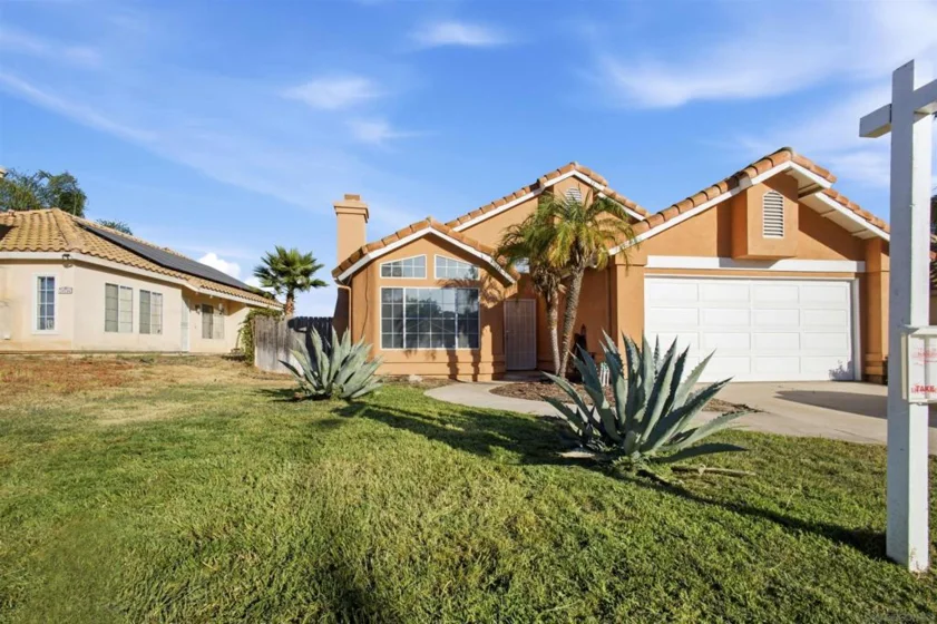 39766 Del Val Drive photo 2