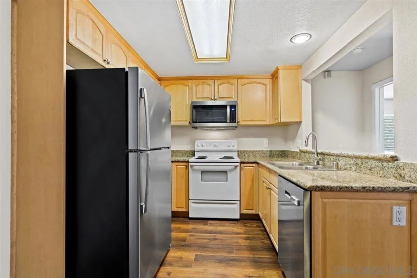 2950 Broadway #16 photo 32