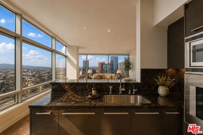 900 W Olympic Boulevard #34J photo 9