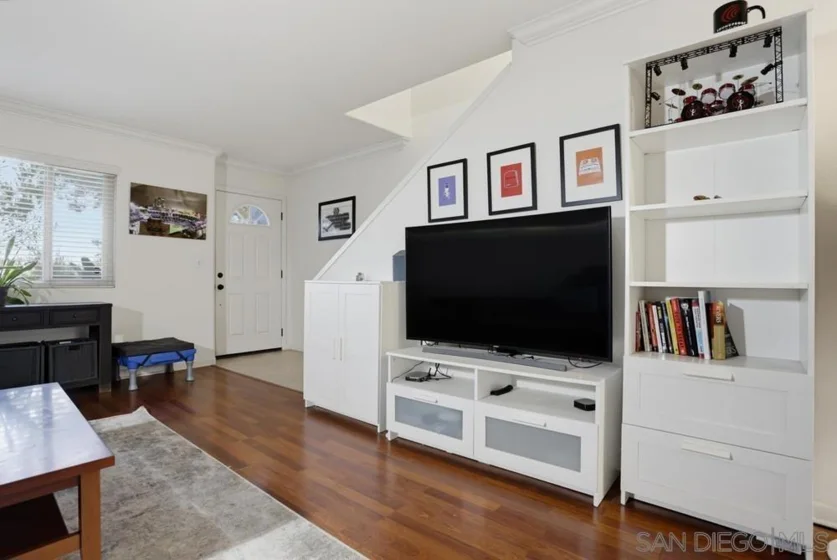 1451 N Broadway #B photo 33