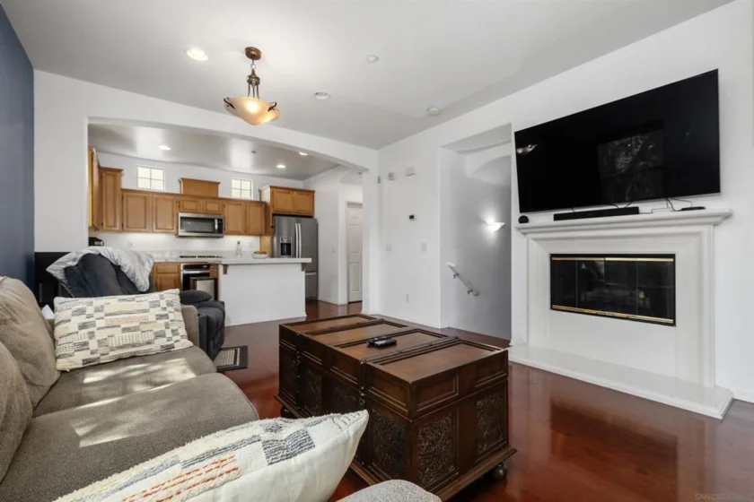 2674 Escala Circle photo 6