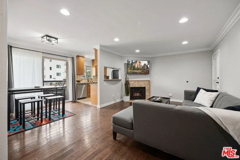 4466 Coldwater Canyon Avenue #101 photo 1