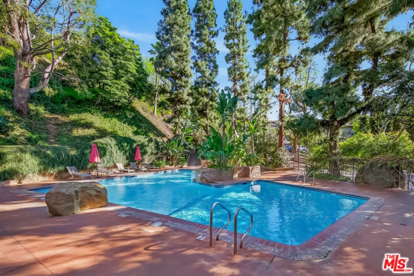 2700 Cahuenga Boulevard #4220 photo 17