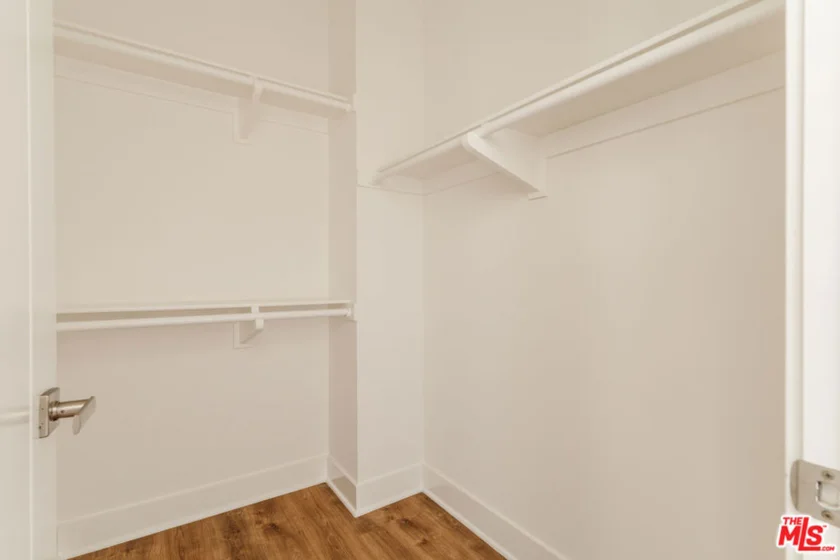 2753 Waverly Drive #601 photo 21