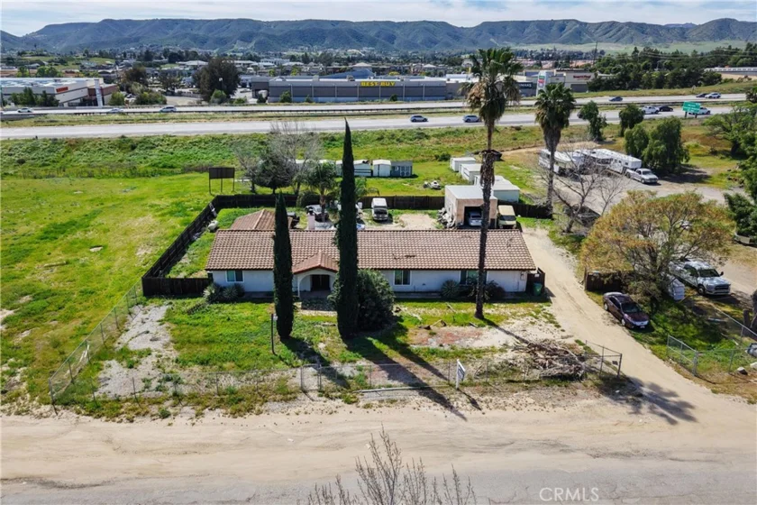 25189 Monroe Avenue photo 10