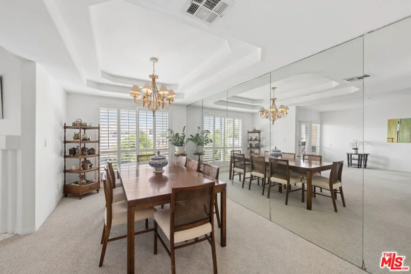 5224 Zelzah Avenue #209 photo 29
